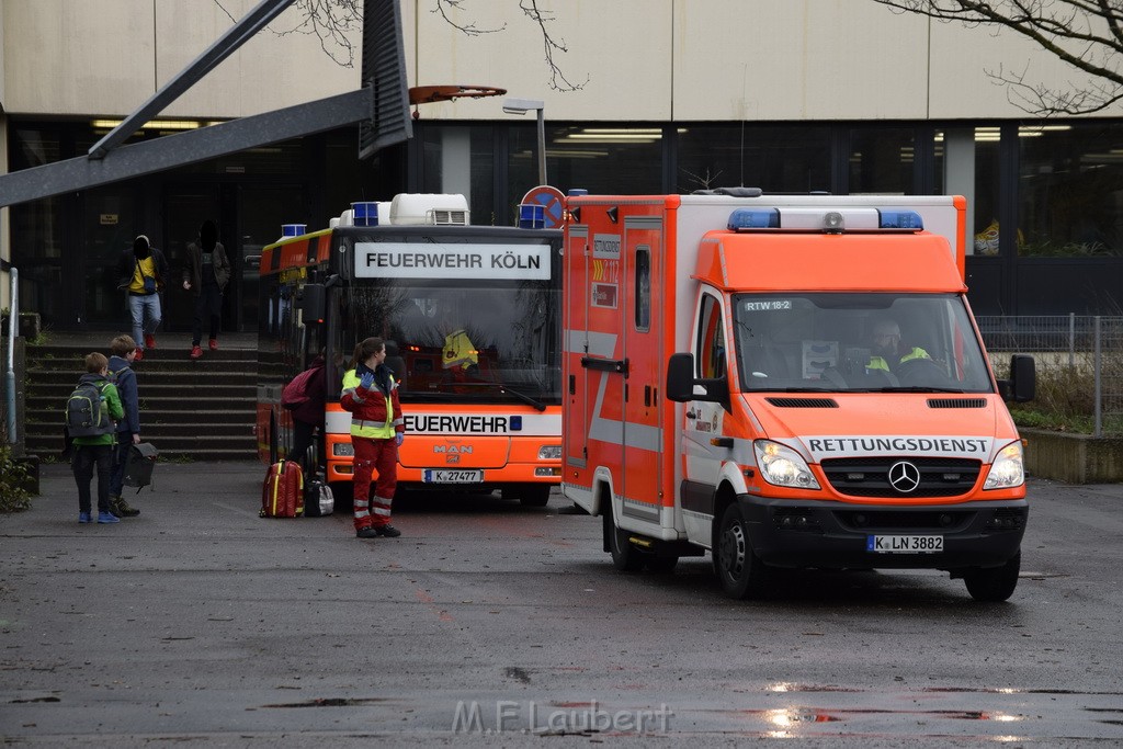 Einsatz BF Koeln Schule Burgwiesenstr Koeln Holweide P060.JPG - Miklos Laubert